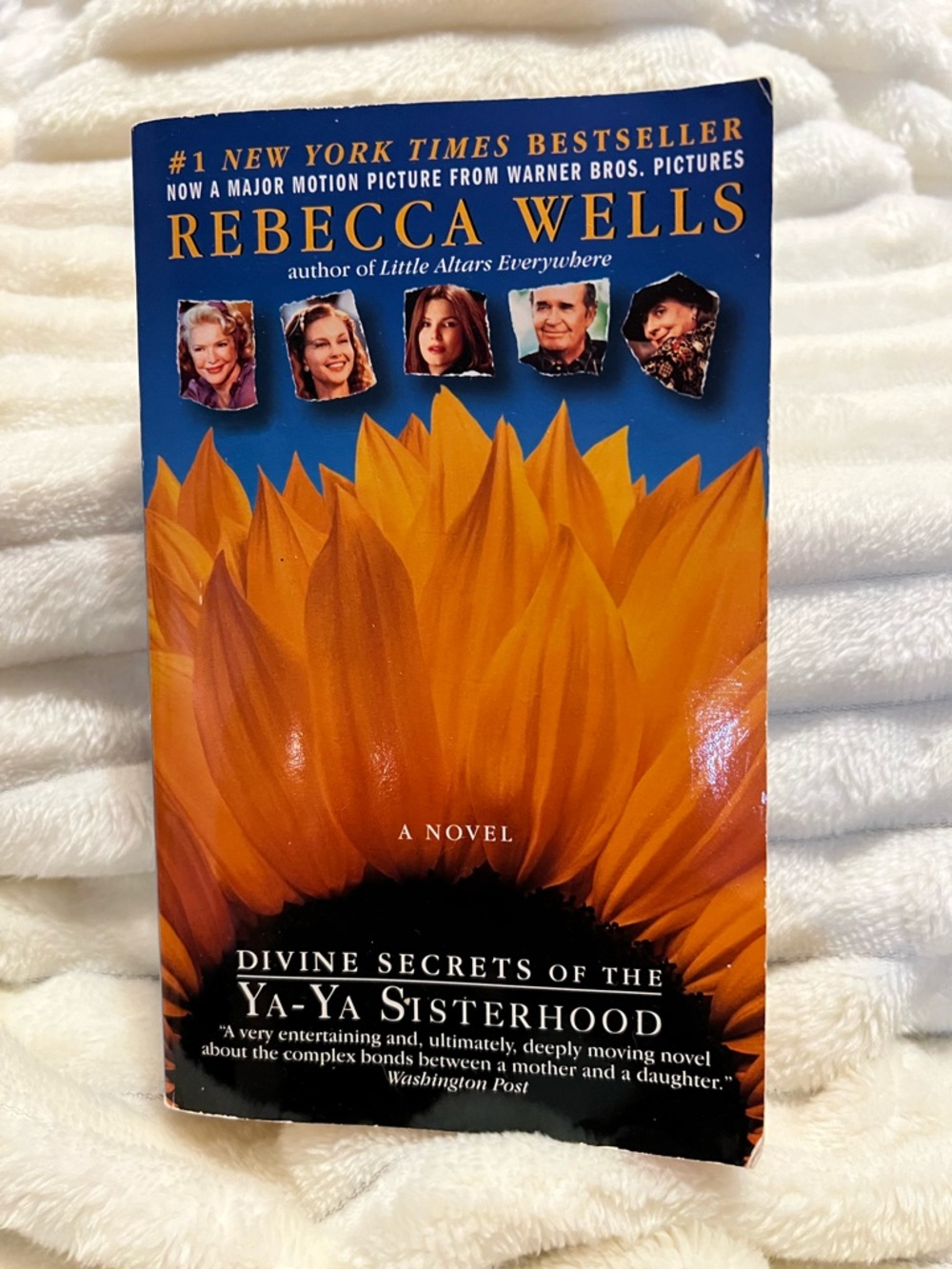Divine Secrets of the Ya-Ya Sisterhood by Rebecca Wells - Paperback Book
